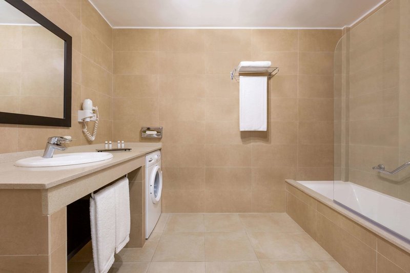 Hotel Ramada Residences by Wyndham Costa Adeje i Algeciras, Spain - Billede 22