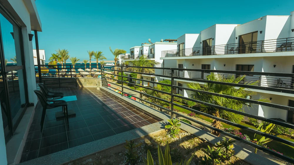 Hotel La Rosa Waves Beach - Couple & Families Only i Hurghada, Egypt - Billede 28