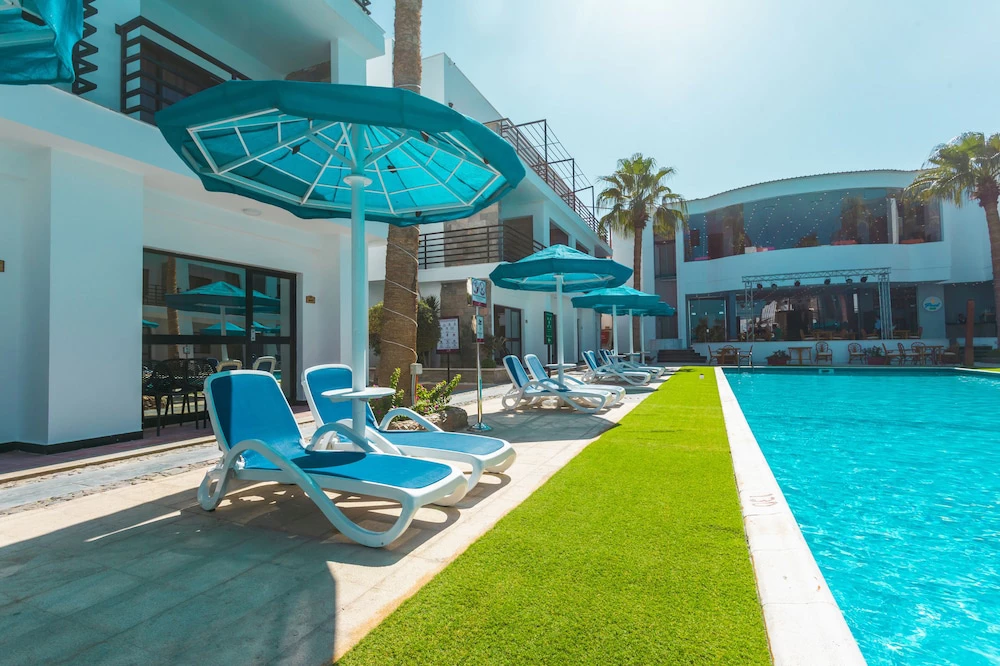 Hotel La Rosa Waves Beach - Couple & Families Only i Hurghada, Egypt - Billede 3