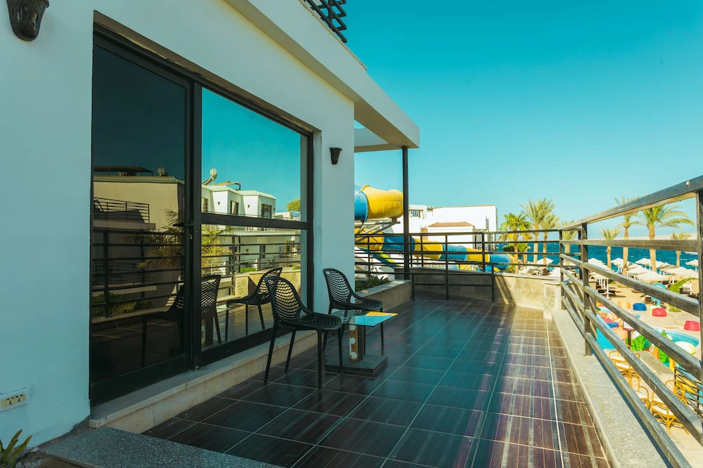 Hotel La Rosa Waves Beach - Couple & Families Only i Hurghada, Egypt - Billede 29