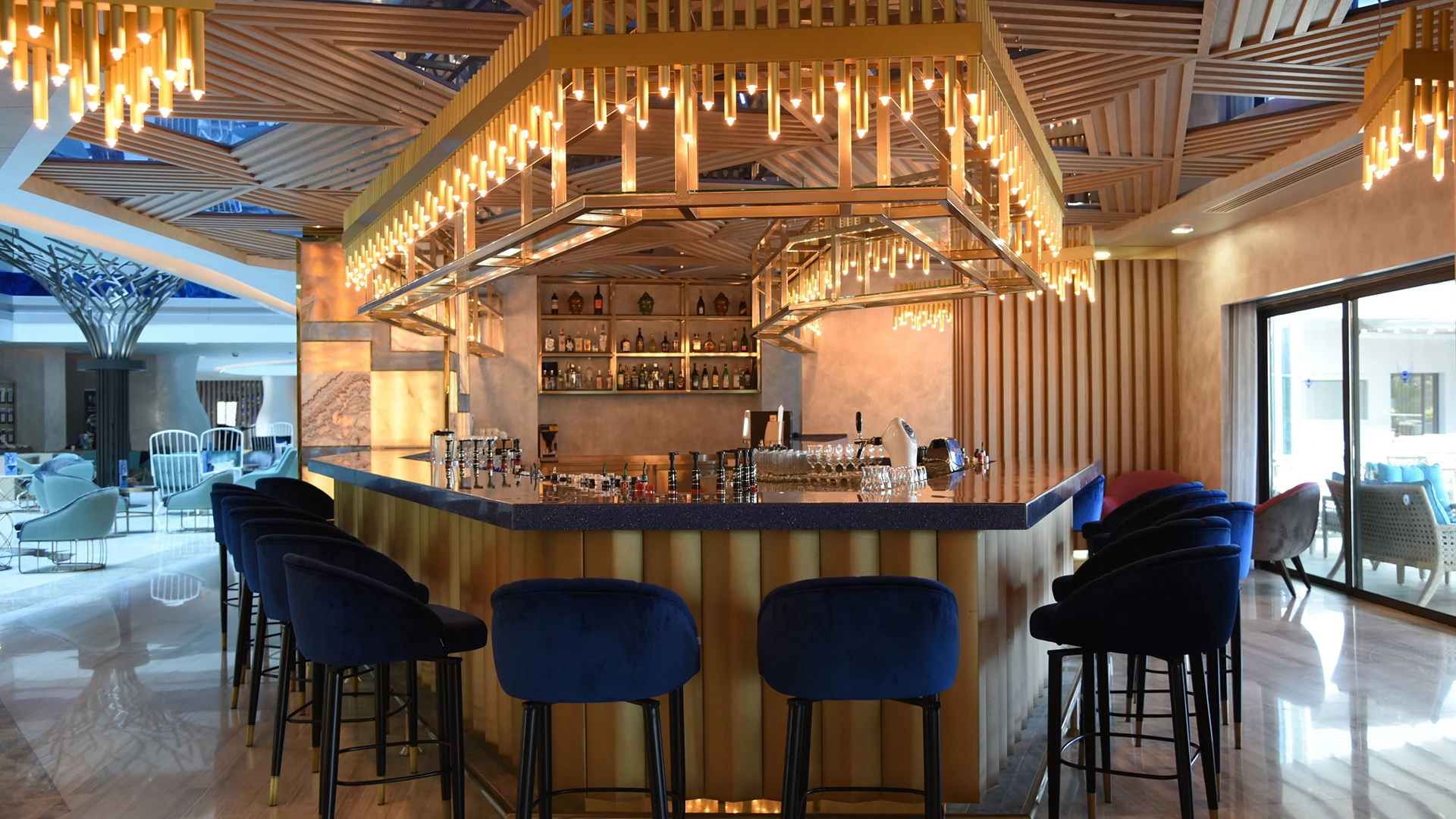 Bar på Hotel Royal Wings Hotel i Antalya, Turkiet 