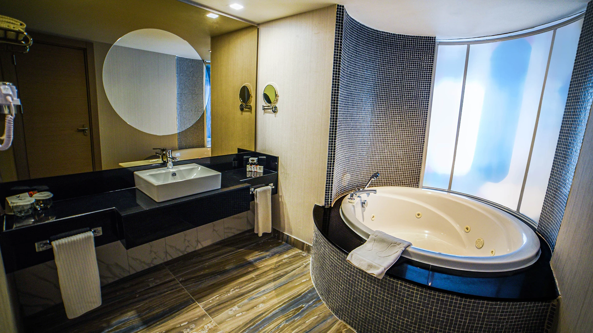 Værelse på Hotel Royal Wings Hotel i Antalya, Turkiet - Billede 7